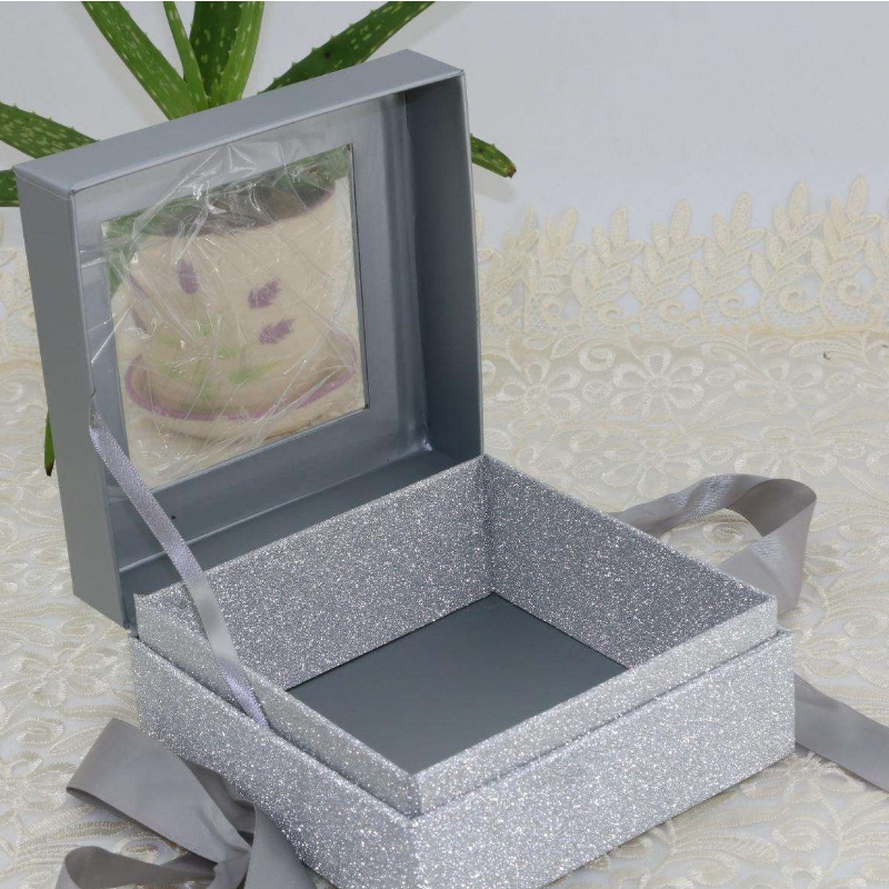 hộp giấy cứng với cửa sổ PET